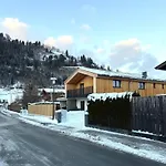 Glacier Loft Kitzsteinhorn 1 By Interhome 아파트